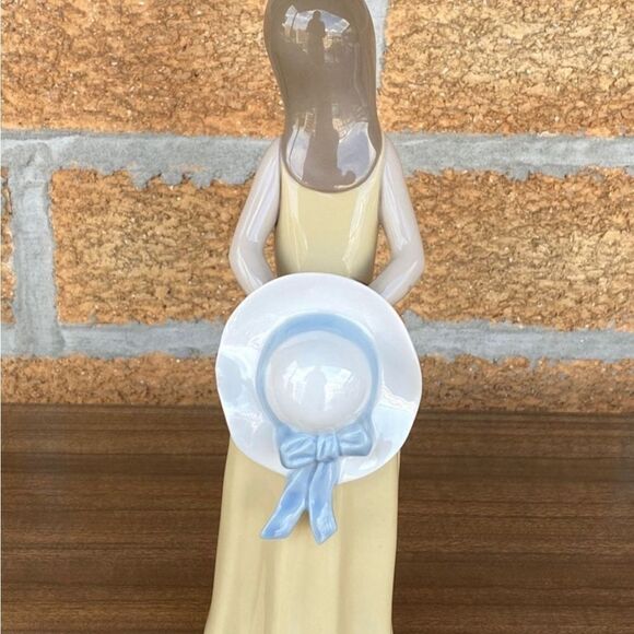 LLANDRO Naughty Girl ceramic figure - Picture 5 of 11